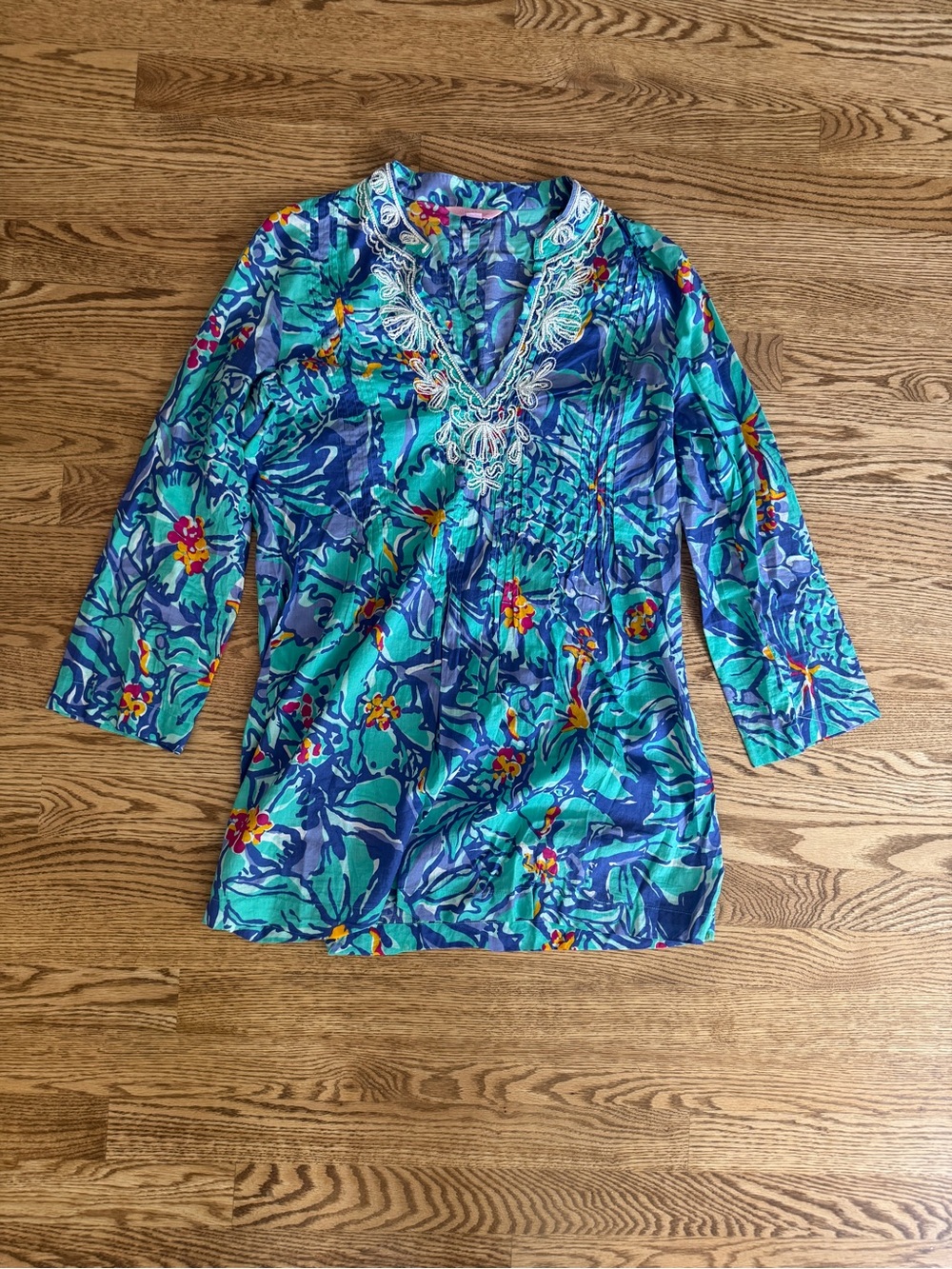 Lilly Pulitzer Blue Iris Mai Tai V-Neck Tunic Top. Size small.